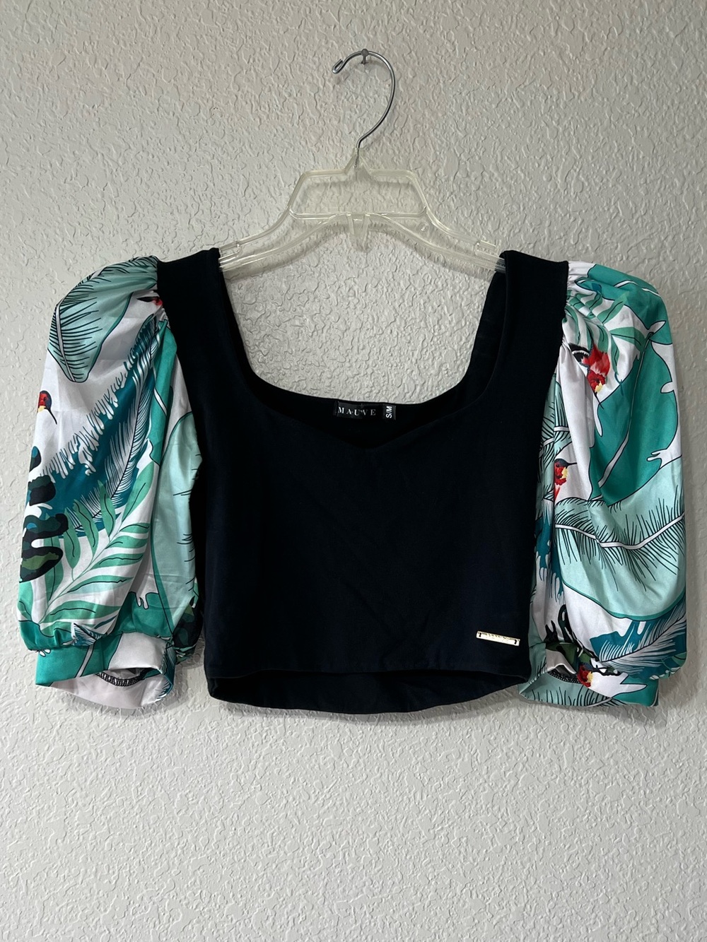 Mauve Boutique Women’s Size Sm Black Crop Top Tropical Print Puff Sleeves